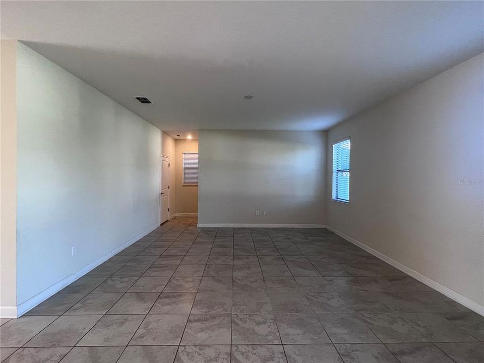 For Rent: $3,500 (4 beds, 2 baths, 2803 Square Feet)