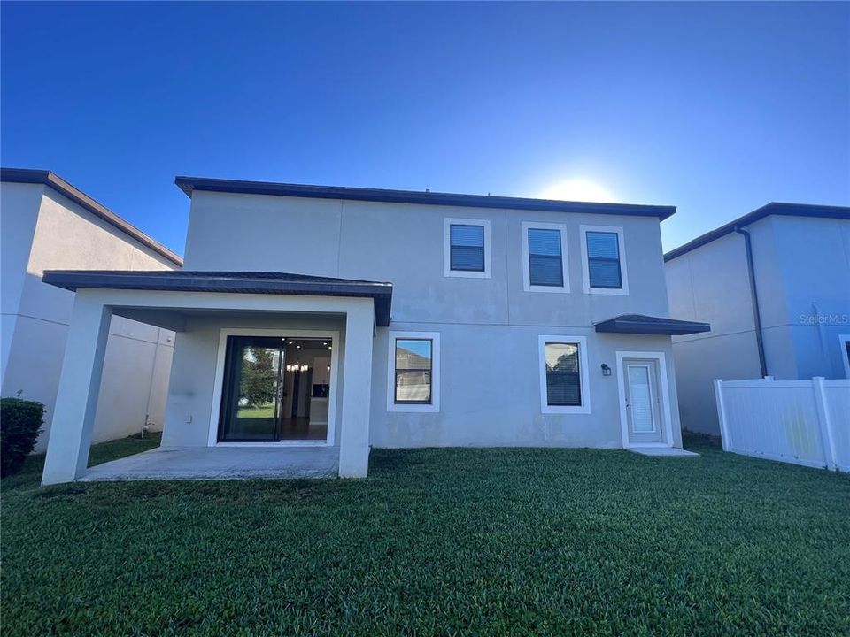 For Rent: $3,500 (4 beds, 2 baths, 2803 Square Feet)