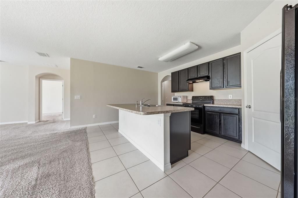 For Sale: $314,900 (4 beds, 2 baths, 1846 Square Feet)