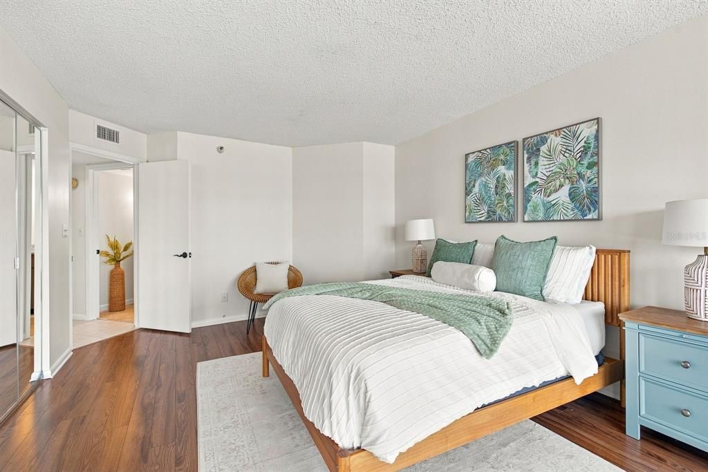 En Venta: $1,050,000 (2 camas, 2 baños, 1570 Pies cuadrados)