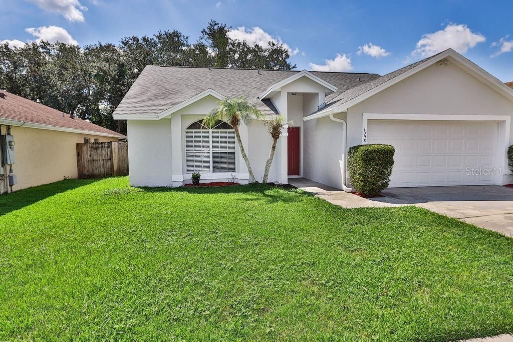 For Sale: $389,500 (3 beds, 2 baths, 1310 Square Feet)