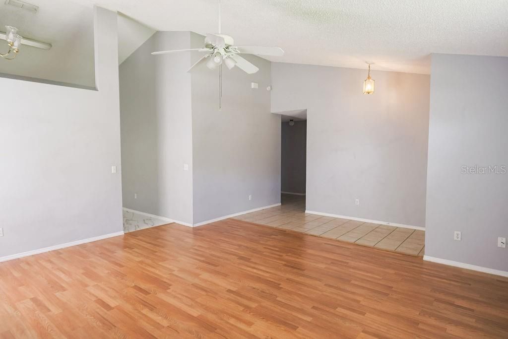 For Sale: $389,500 (3 beds, 2 baths, 1310 Square Feet)