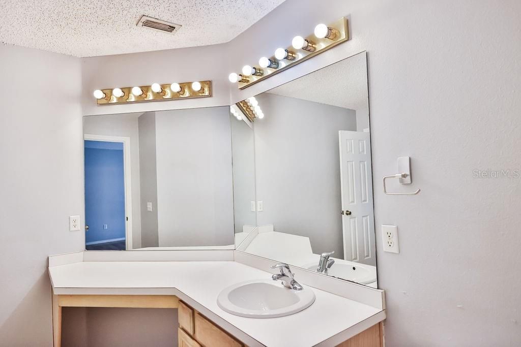 For Sale: $389,500 (3 beds, 2 baths, 1310 Square Feet)