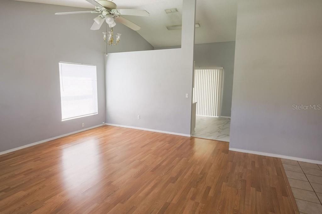 For Sale: $389,500 (3 beds, 2 baths, 1310 Square Feet)