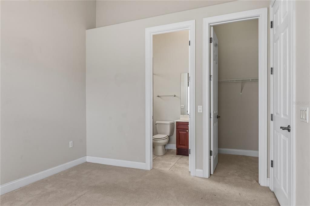 For Rent: $5,295 (5 beds, 4 baths, 3652 Square Feet)