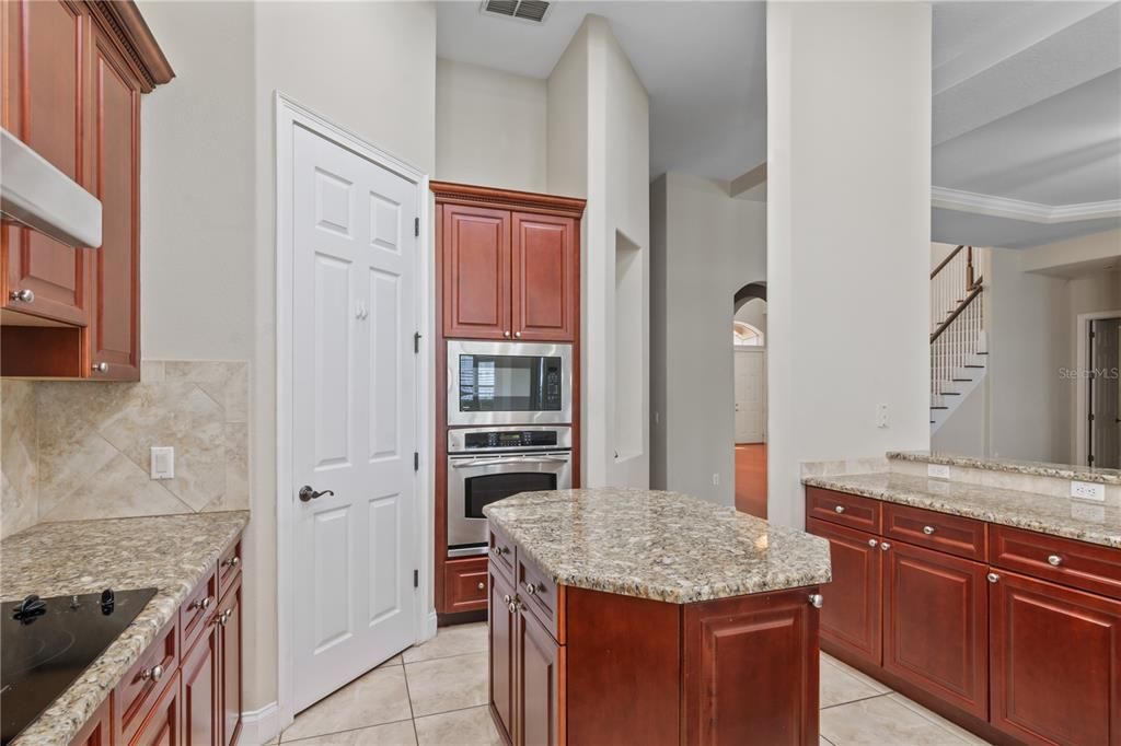 For Rent: $5,295 (5 beds, 4 baths, 3652 Square Feet)
