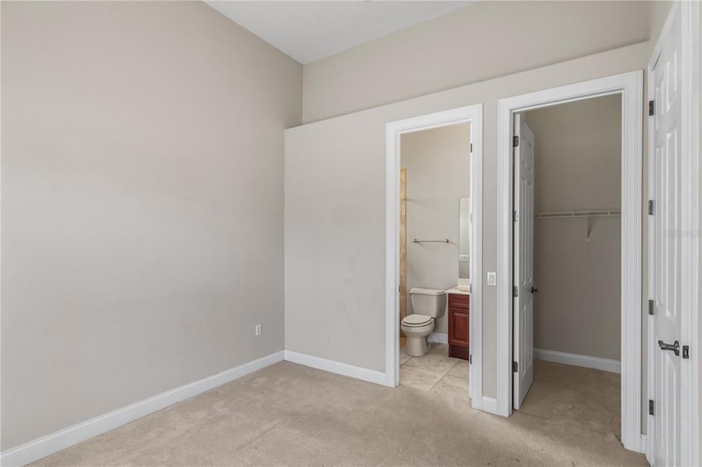 For Rent: $5,295 (5 beds, 4 baths, 3652 Square Feet)
