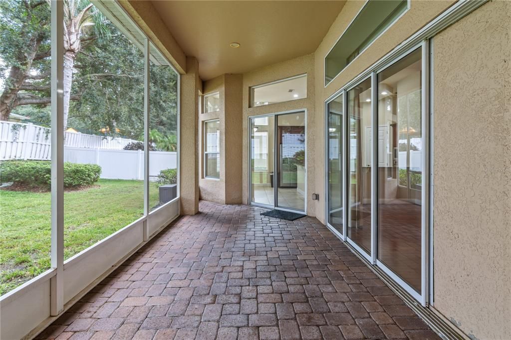 For Rent: $5,295 (5 beds, 4 baths, 3652 Square Feet)