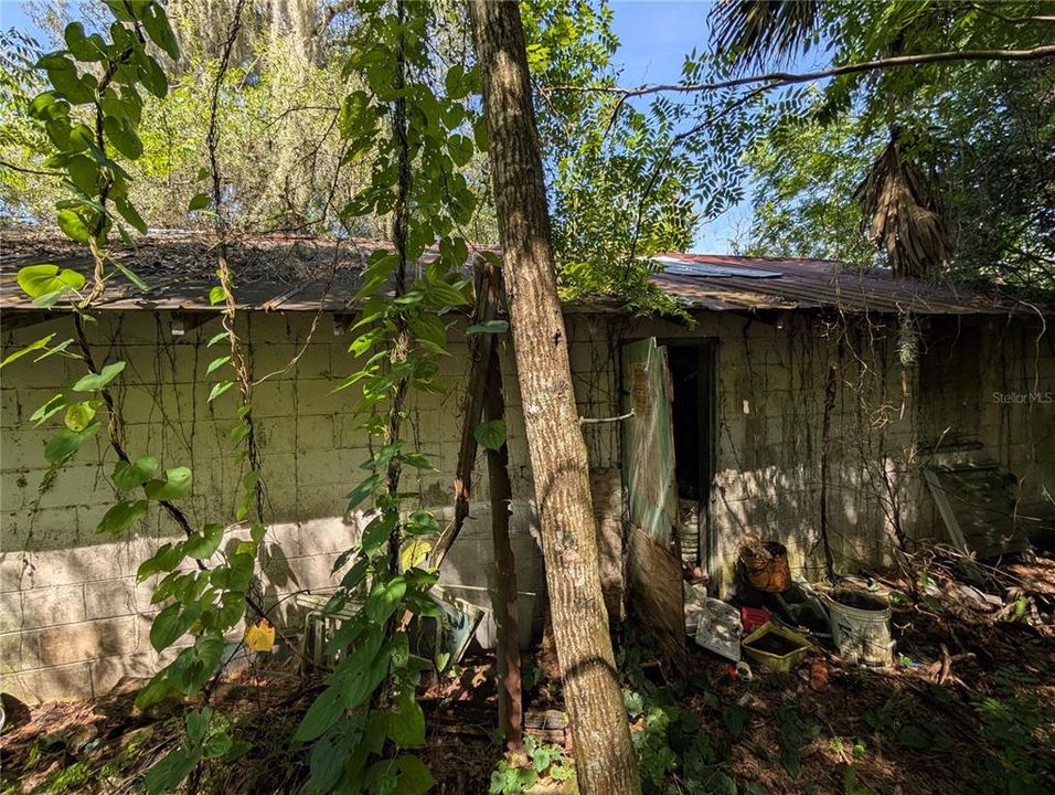 待售: $209,000 (1.66 acres)