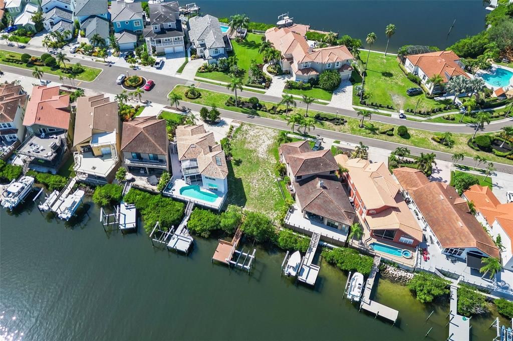 待售: $600,000 (0.15 acres)