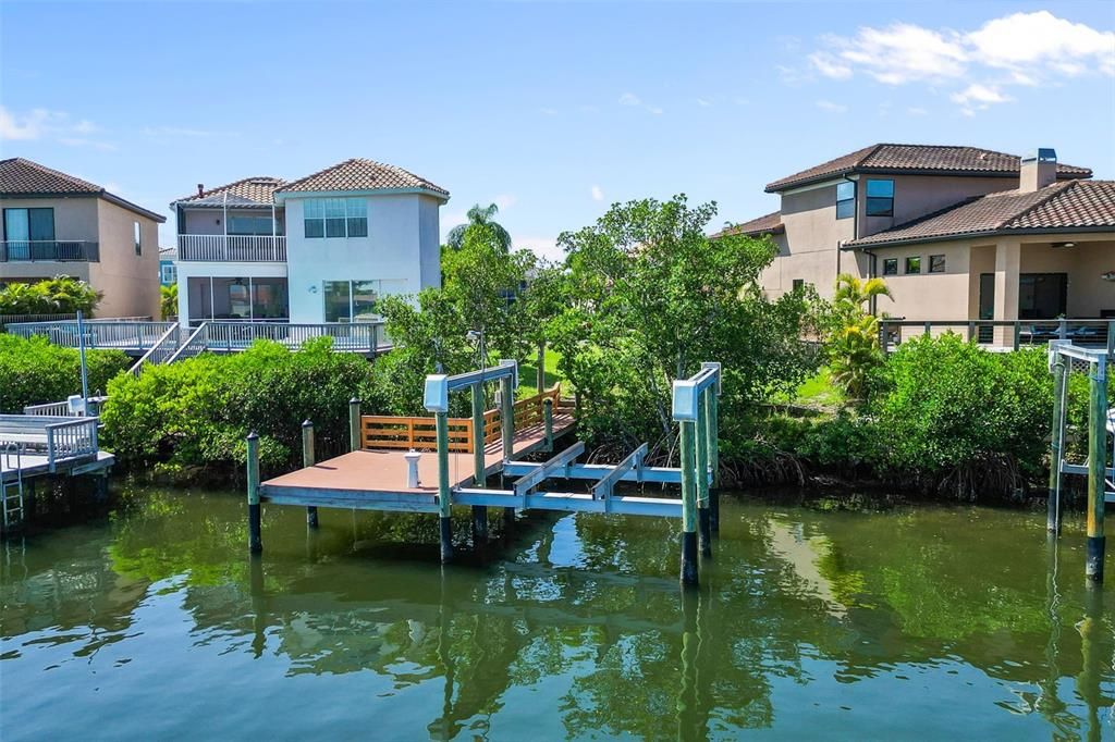 待售: $600,000 (0.15 acres)
