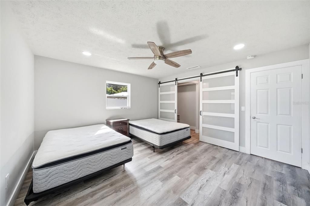 En Renta: $4,900 (5 camas, 2 baños, 2600 Pies cuadrados)