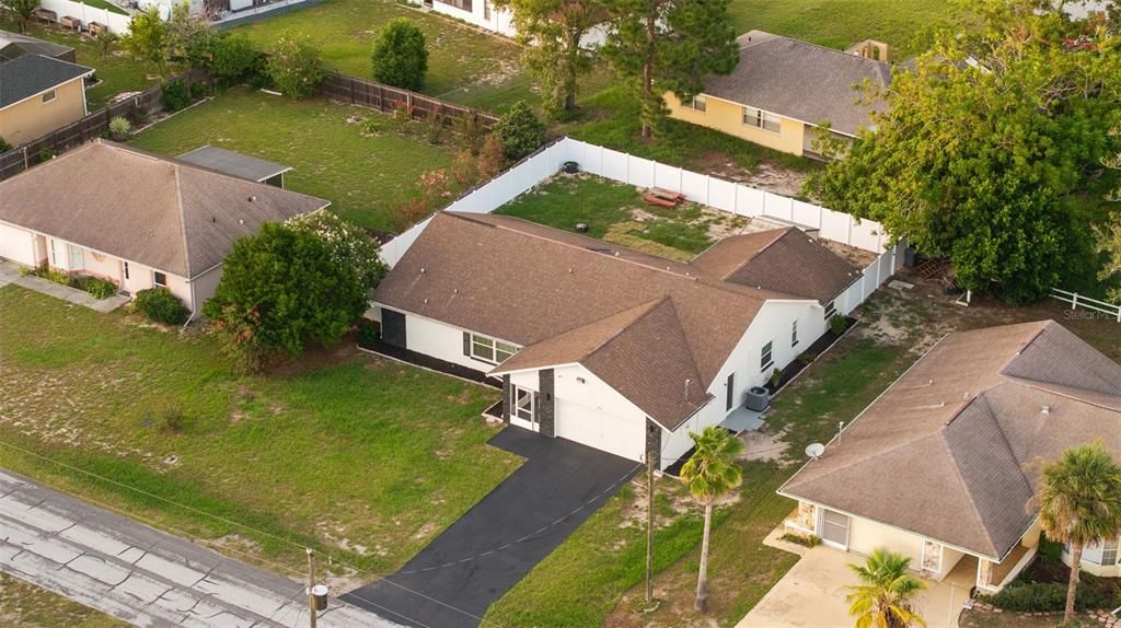 For Sale: $339,900 (4 beds, 2 baths, 1975 Square Feet)
