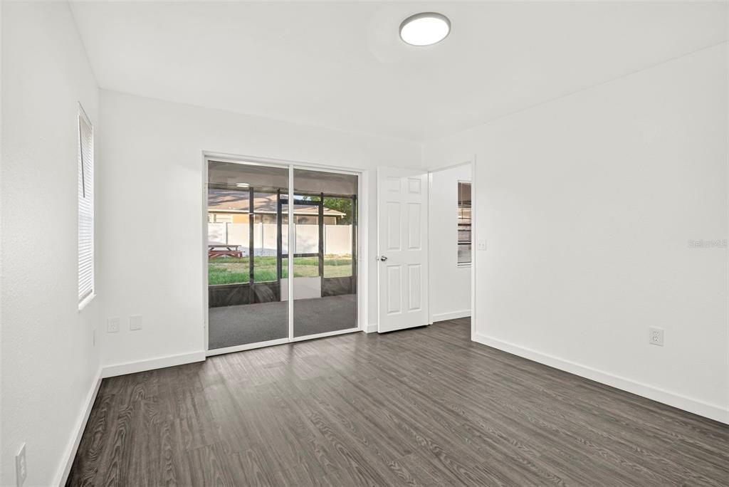 For Sale: $339,900 (4 beds, 2 baths, 1975 Square Feet)