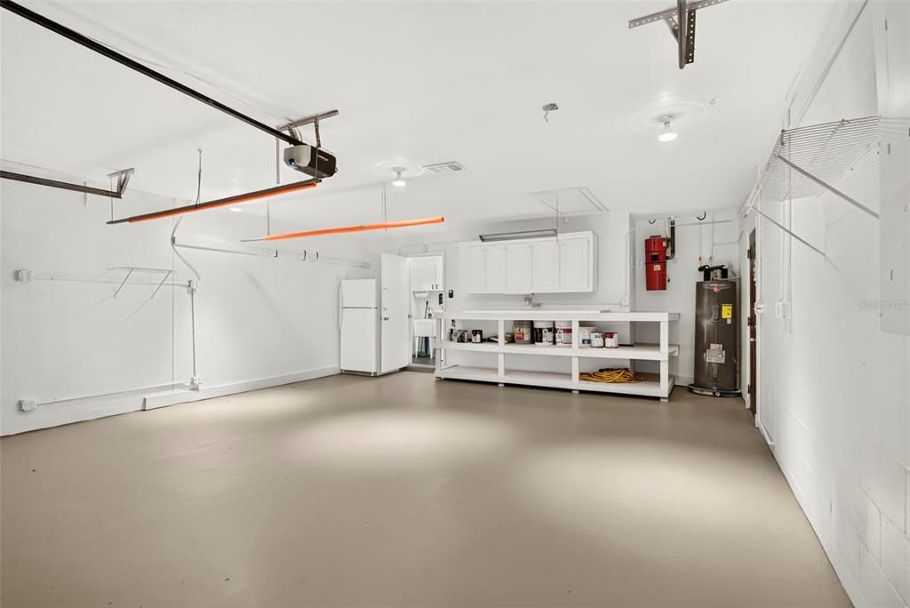 For Sale: $339,900 (4 beds, 2 baths, 1975 Square Feet)