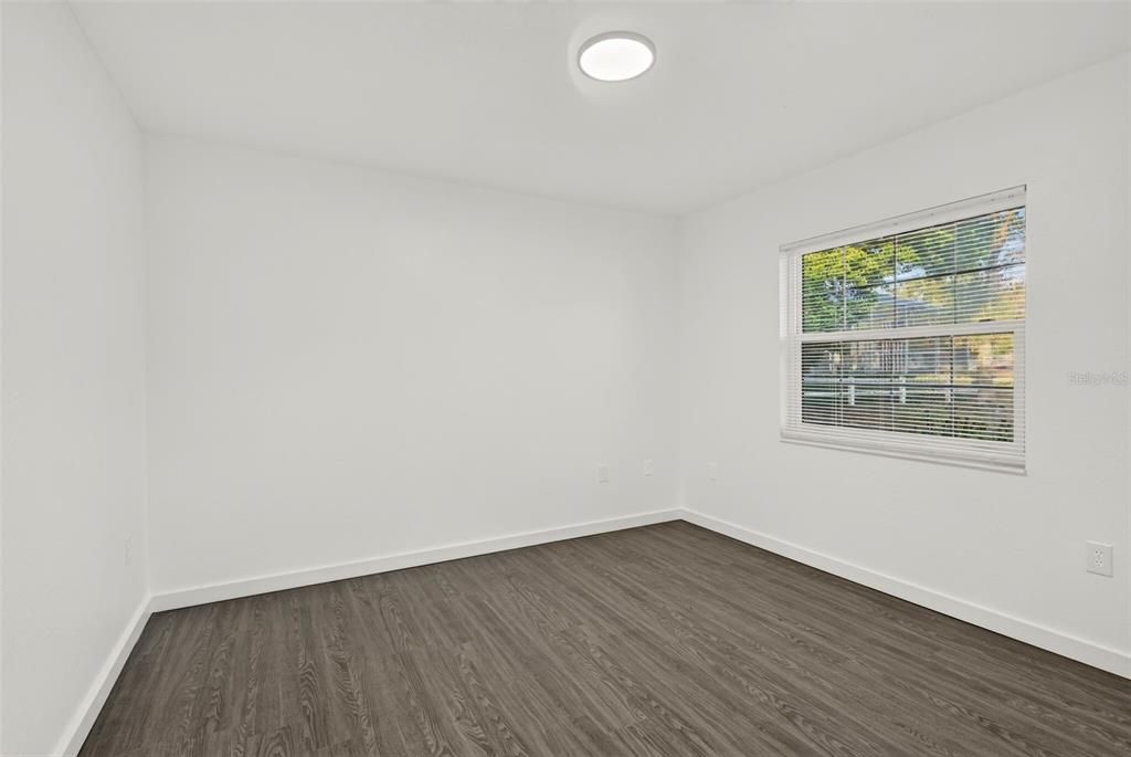 For Sale: $339,900 (4 beds, 2 baths, 1975 Square Feet)