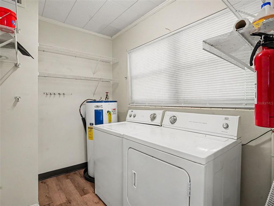 На продажу: $238,000 (3 спален, 1 ванн, 1405 Квадратных фут)