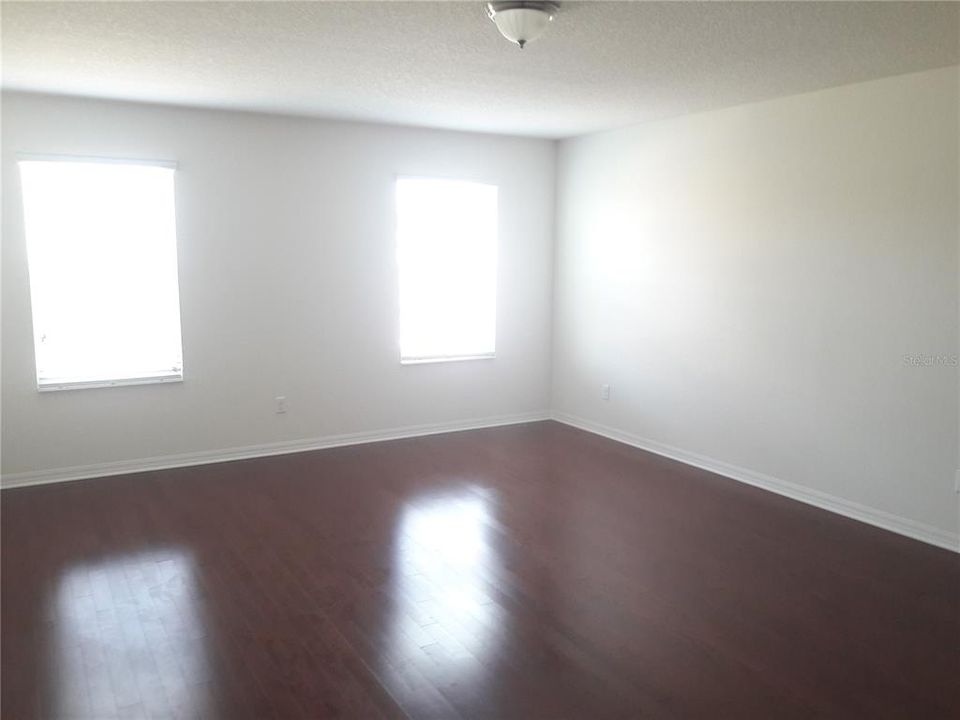 En Renta: $2,350 (3 camas, 2 baños, 2307 Pies cuadrados)