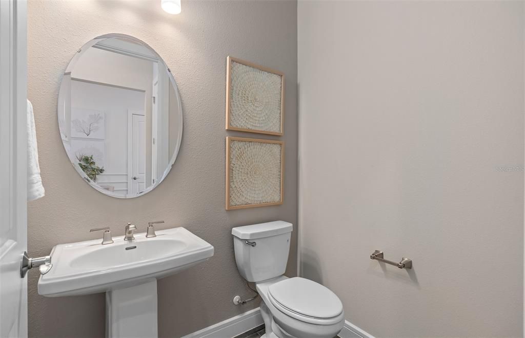 En Venta: $899,000 (3 camas, 3 baños, 2861 Pies cuadrados)