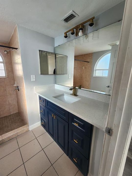 For Rent: $1,900 (3 beds, 2 baths, 1287 Square Feet)