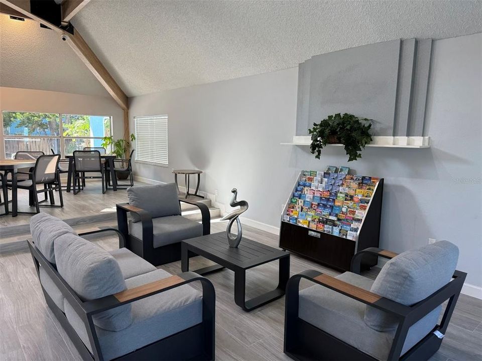 For Rent: $1,900 (3 beds, 2 baths, 1287 Square Feet)