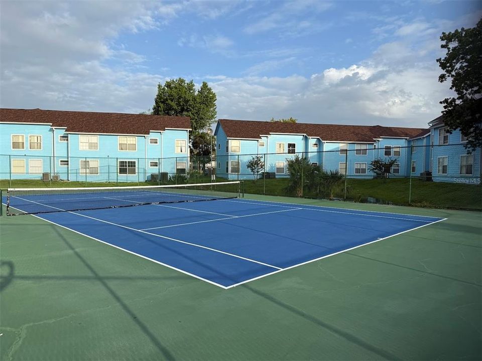 For Rent: $1,900 (3 beds, 2 baths, 1287 Square Feet)