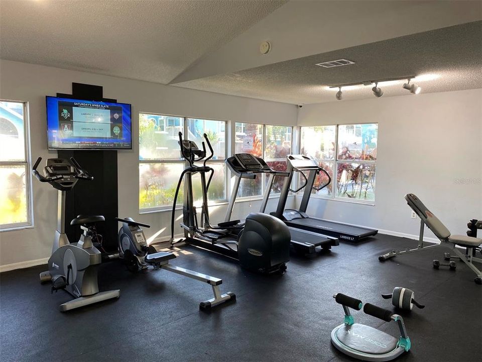 For Rent: $1,900 (3 beds, 2 baths, 1287 Square Feet)