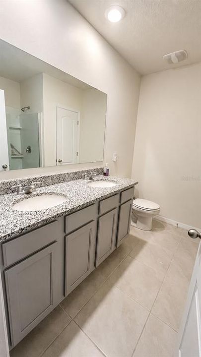 For Rent: $2,300 (3 beds, 2 baths, 1571 Square Feet)
