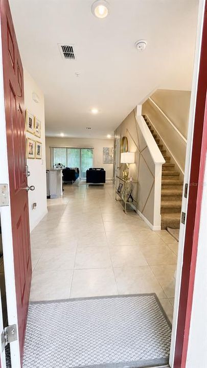 For Rent: $2,300 (3 beds, 2 baths, 1571 Square Feet)
