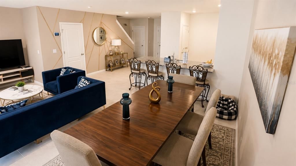 For Rent: $2,300 (3 beds, 2 baths, 1571 Square Feet)