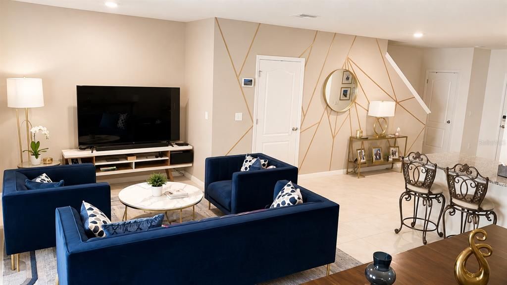 For Rent: $2,300 (3 beds, 2 baths, 1571 Square Feet)