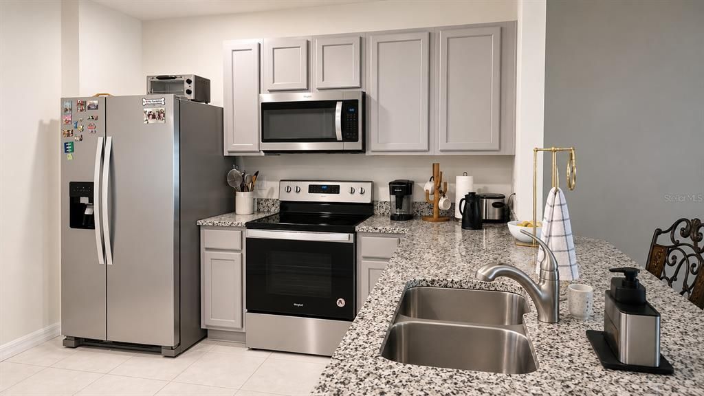 For Rent: $2,300 (3 beds, 2 baths, 1571 Square Feet)