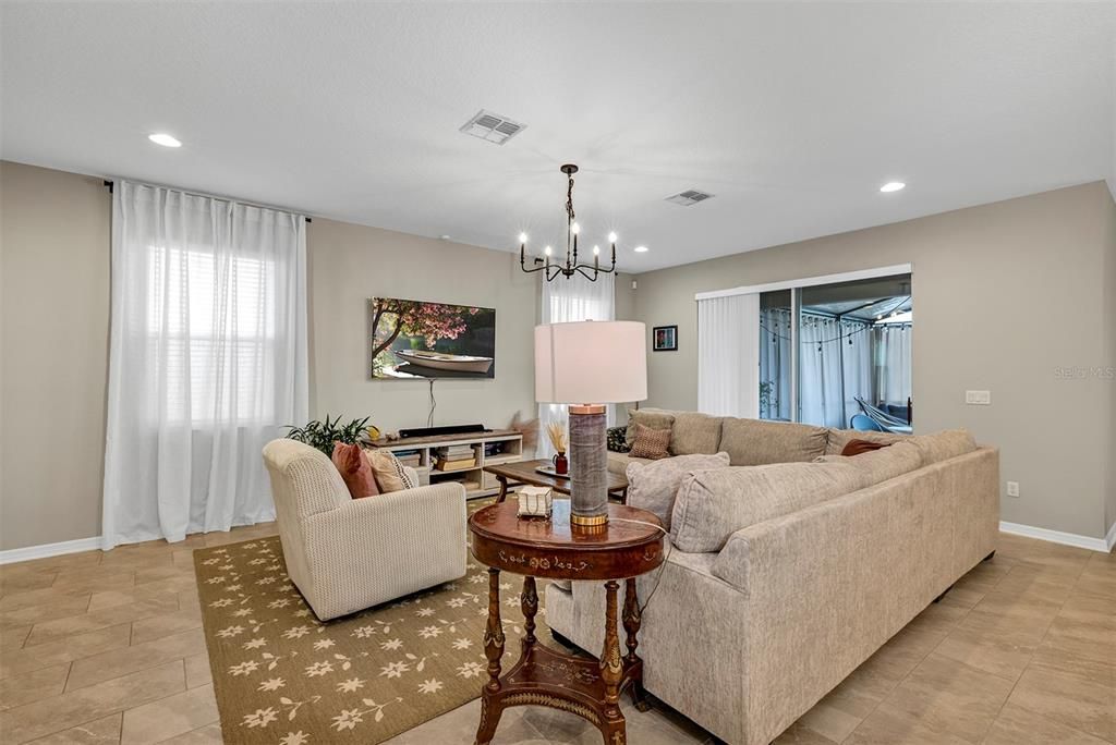 En Venta: $639,000 (4 camas, 3 baños, 2888 Pies cuadrados)