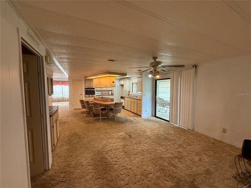 For Sale: $159,900 (2 beds, 2 baths, 1456 Square Feet)