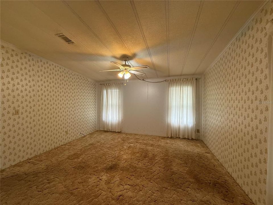 For Sale: $159,900 (2 beds, 2 baths, 1456 Square Feet)
