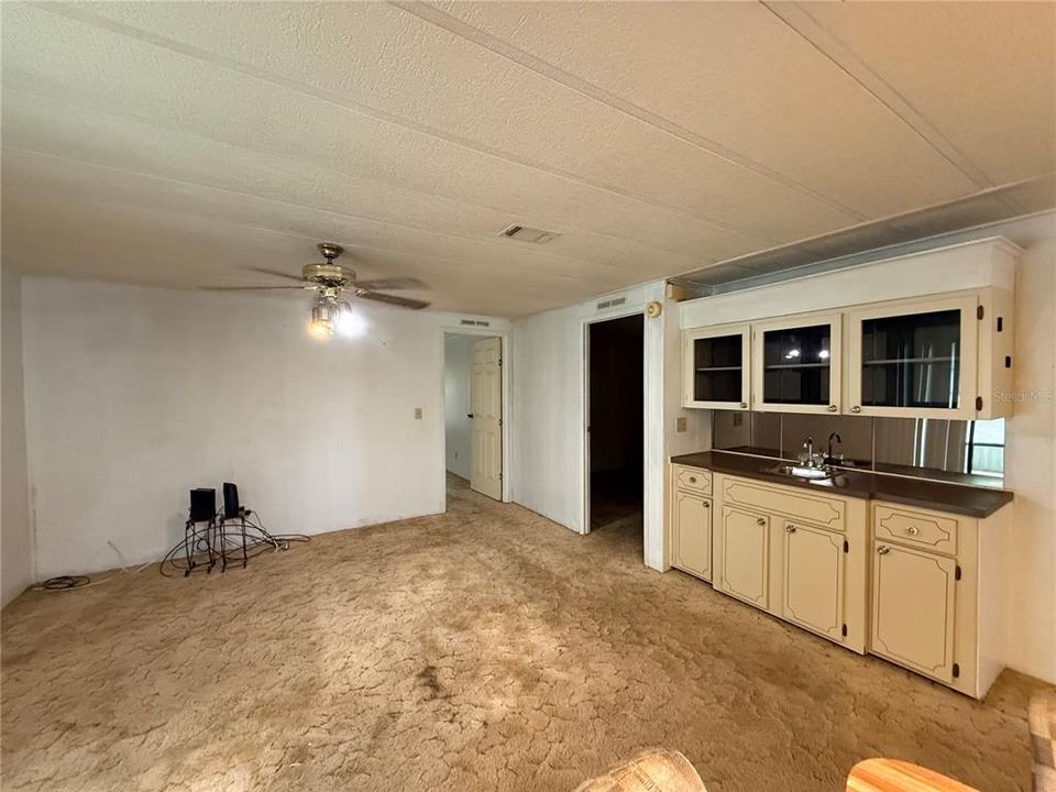 For Sale: $159,900 (2 beds, 2 baths, 1456 Square Feet)