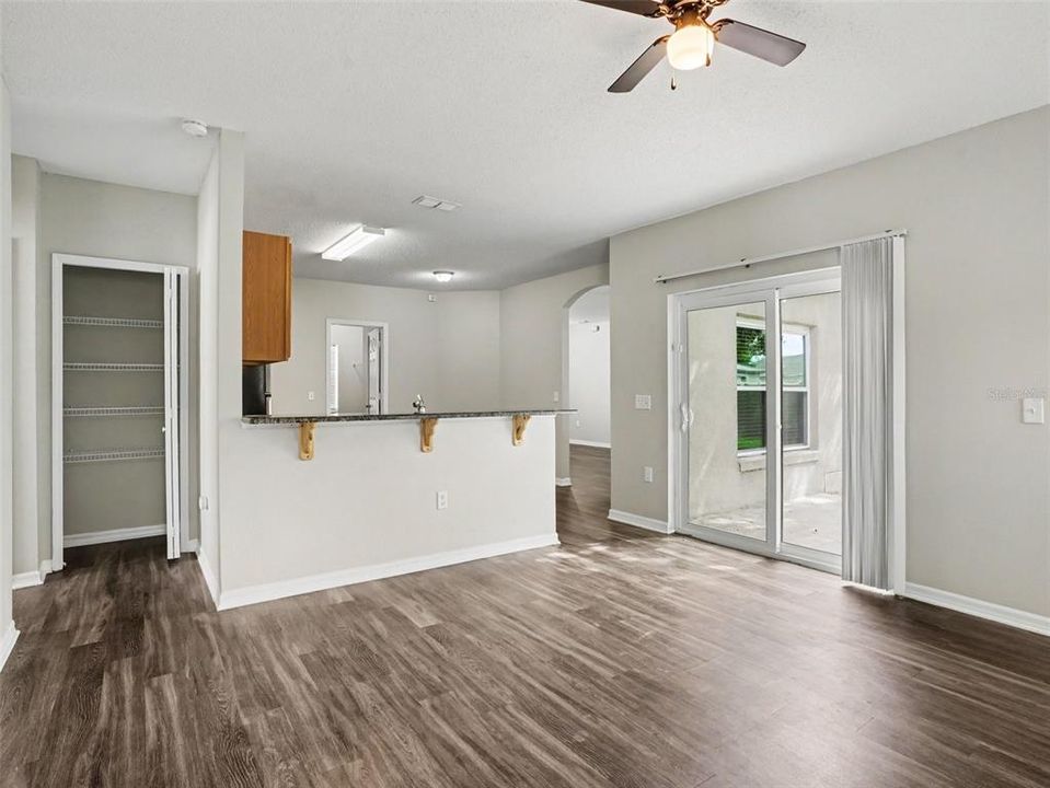 En Venta: $254,900 (3 camas, 2 baños, 1640 Pies cuadrados)