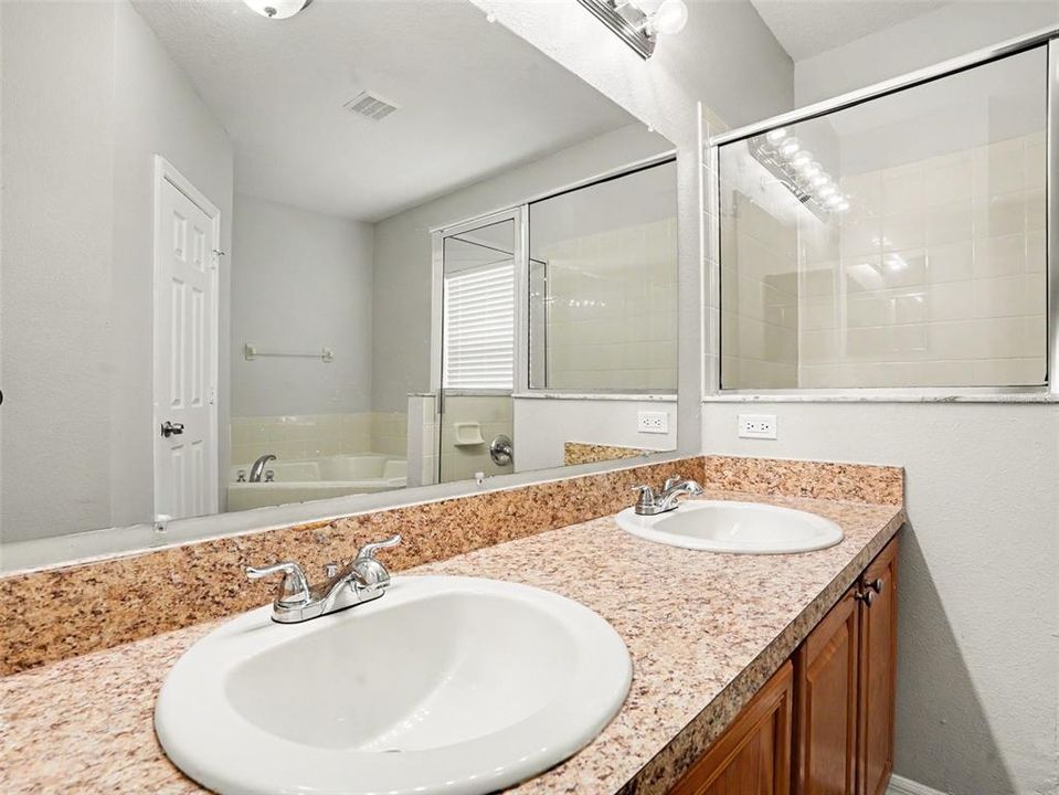 En Venta: $254,900 (3 camas, 2 baños, 1640 Pies cuadrados)