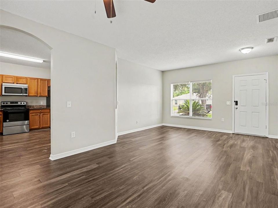 En Venta: $254,900 (3 camas, 2 baños, 1640 Pies cuadrados)