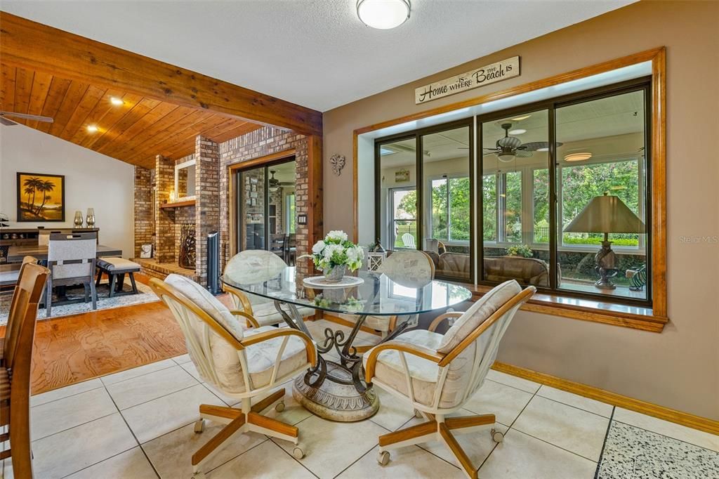 На продажу: $549,900 (4 спален, 3 ванн, 2804 Квадратных фут)