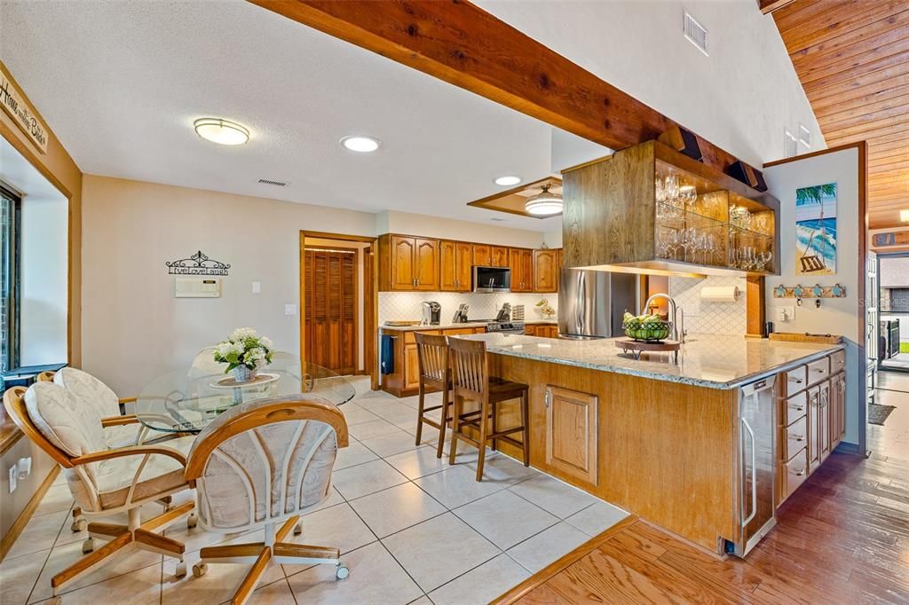 На продажу: $549,900 (4 спален, 3 ванн, 2804 Квадратных фут)