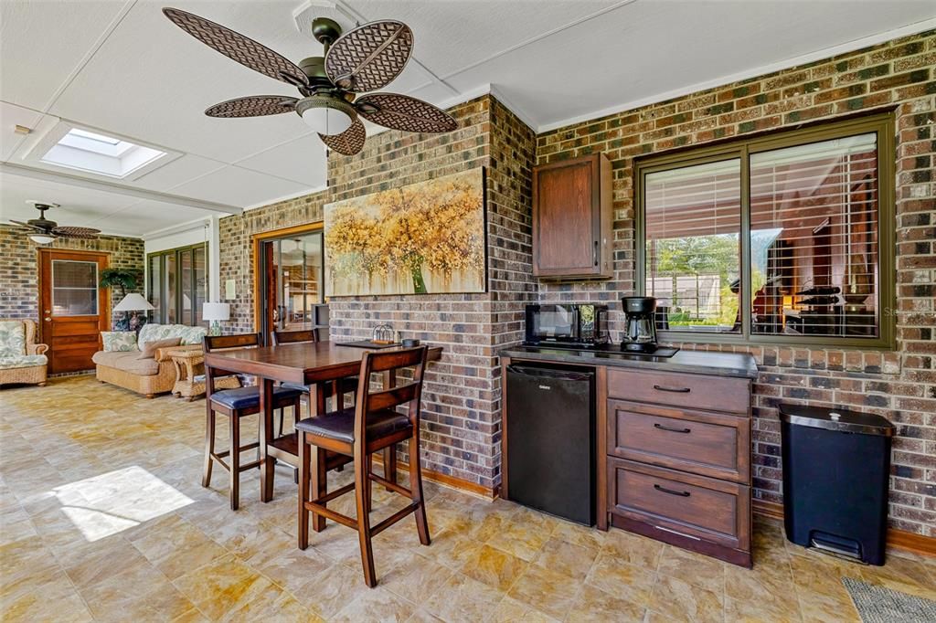 На продажу: $549,900 (4 спален, 3 ванн, 2804 Квадратных фут)
