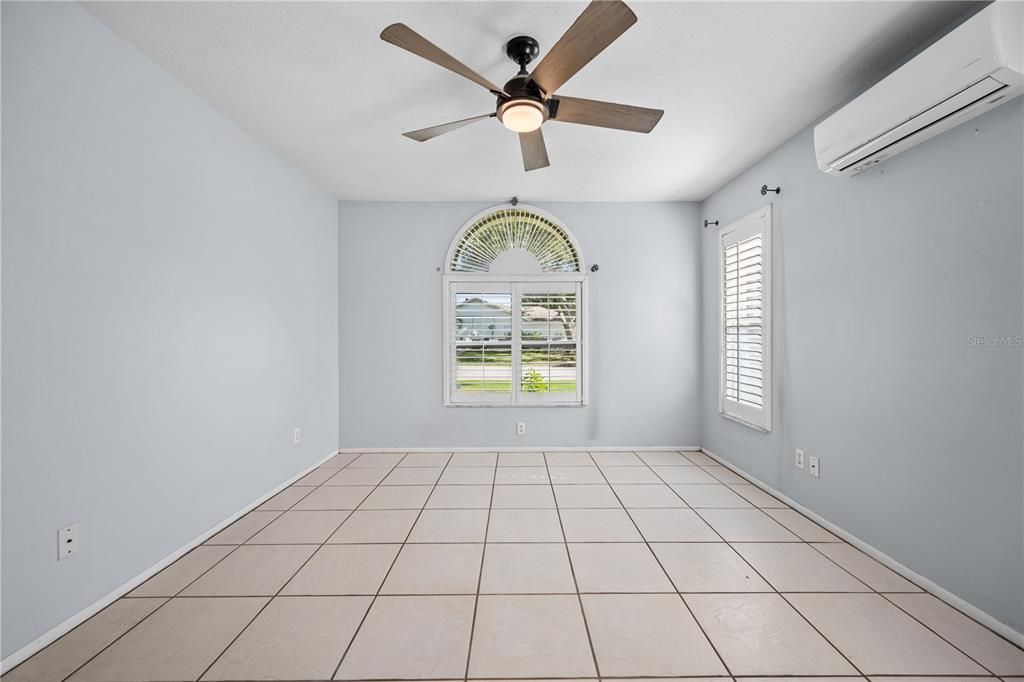 En Venta: $499,000 (3 camas, 2 baños, 1800 Pies cuadrados)