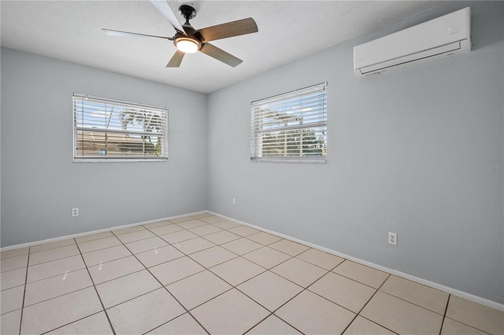 En Venta: $499,000 (3 camas, 2 baños, 1800 Pies cuadrados)