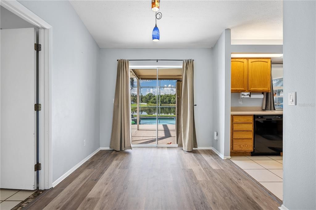 En Venta: $499,000 (3 camas, 2 baños, 1800 Pies cuadrados)