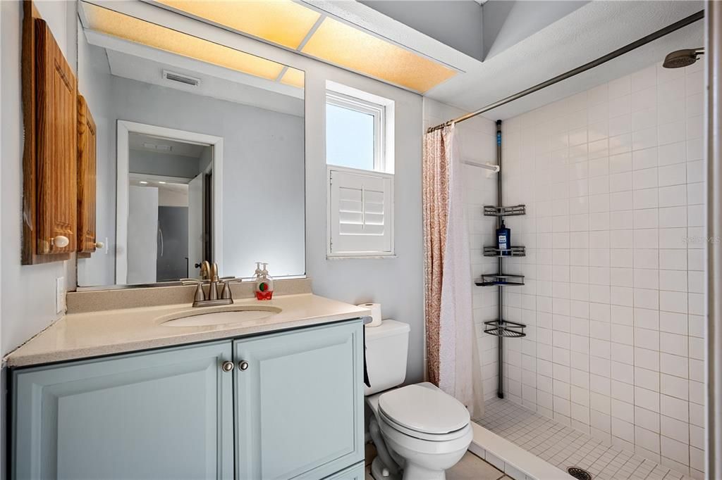 En Venta: $499,000 (3 camas, 2 baños, 1800 Pies cuadrados)