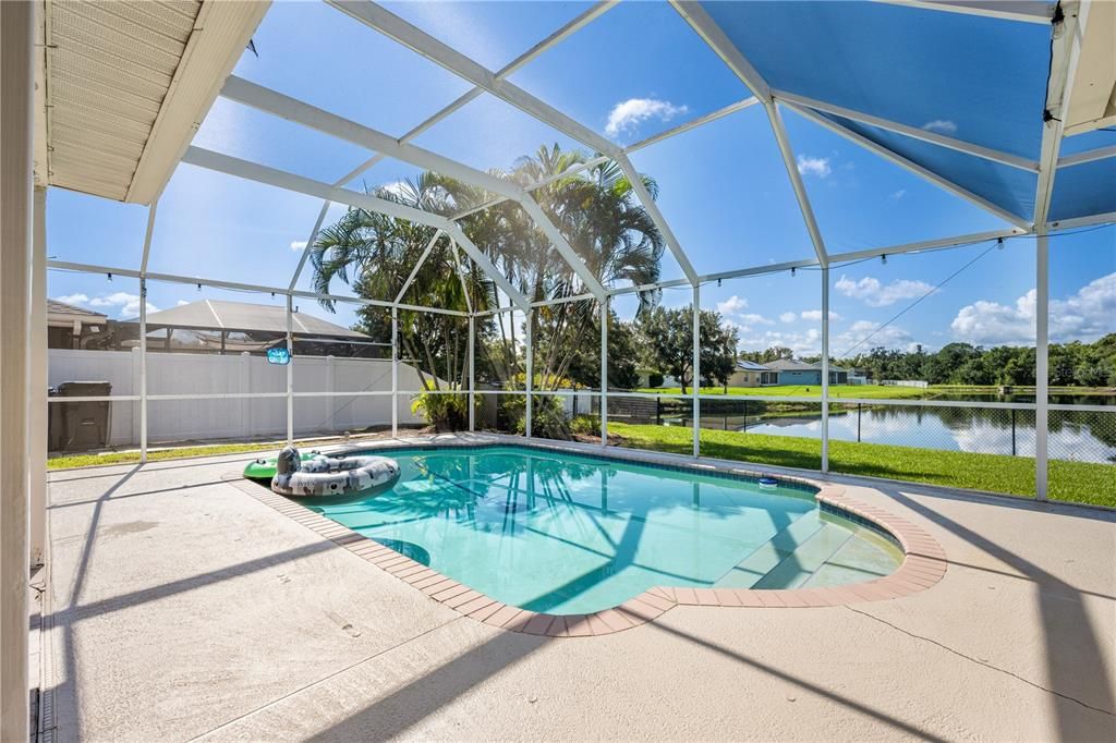 En Venta: $499,000 (3 camas, 2 baños, 1800 Pies cuadrados)