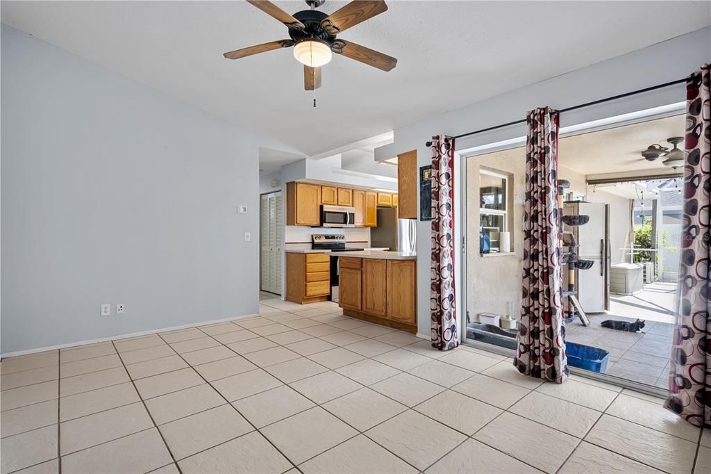 En Venta: $499,000 (3 camas, 2 baños, 1800 Pies cuadrados)