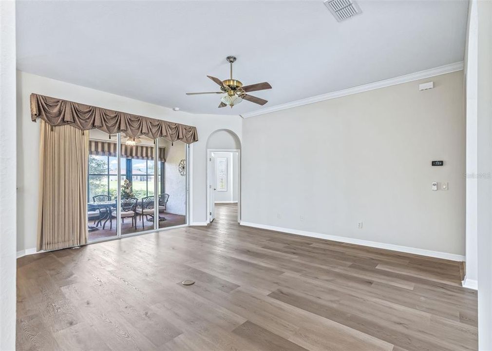 For Sale: $349,000 (2 beds, 2 baths, 1673 Square Feet)
