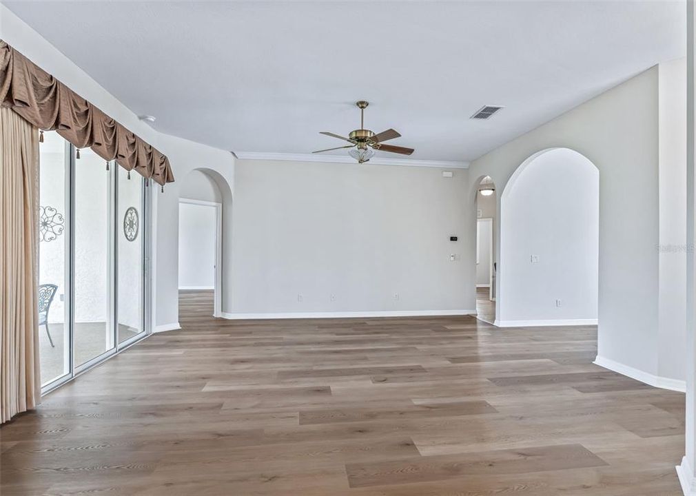 For Sale: $349,000 (2 beds, 2 baths, 1673 Square Feet)